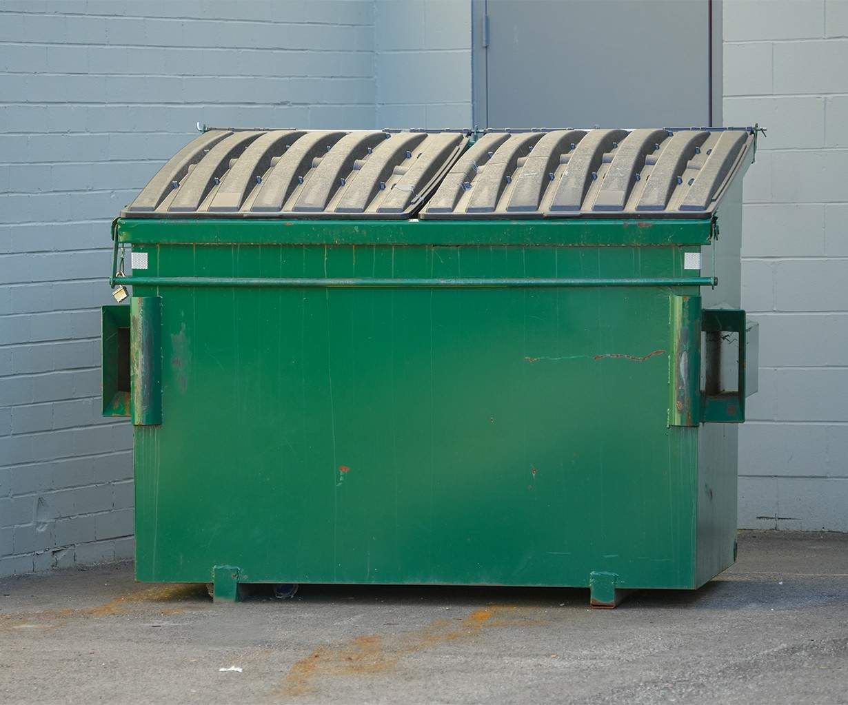 Protecting Your Reputation: How Clean Dumpsters Reflect on Your Business’s Image